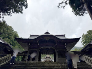 弥彦神社《新潟・弥彦村》
