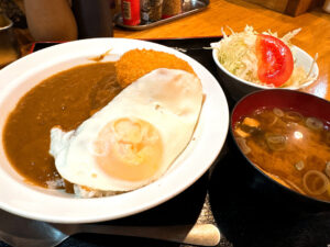 飲食笑商何屋ねこ膳《東京・新宿三丁目》